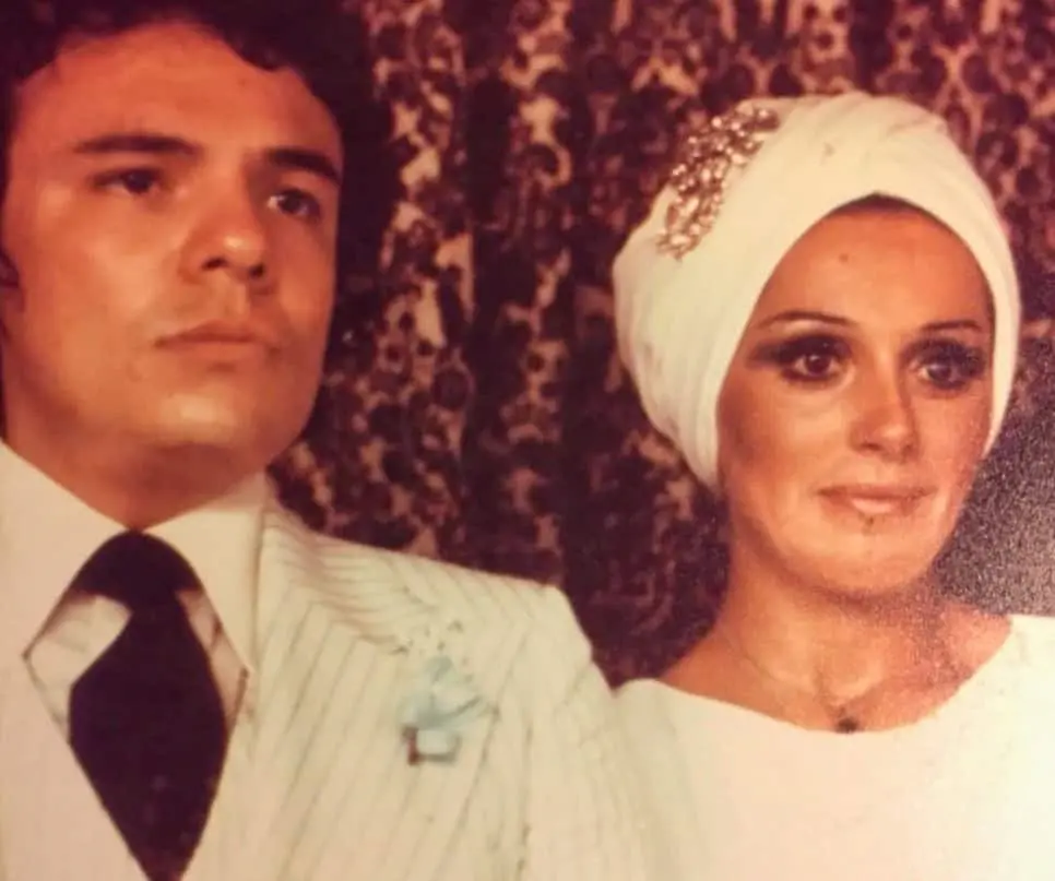 La pareja se separó en 1987 y formalizó su divorcio en 1991. La ruptura fue una etapa difícil para Anel, quien posteriormente habló de sus experiencias personales y del impacto emocional que tuvo el fin de su matrimonio.<br> La pareja se separó en 1987 y formalizó su divorcio en 1991. La ruptura fue una etapa difícil para Anel, quien posteriormente habló de sus experiencias personales y del impacto emocional que tuvo el fin de su matrimonio.<br>
