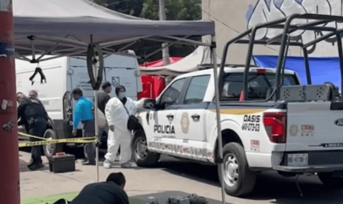 La mujer murió como víctima colateral de un enfrentamiento armado en el tianguis de El Salado, en la alcaldía Iztapalapa. Especial