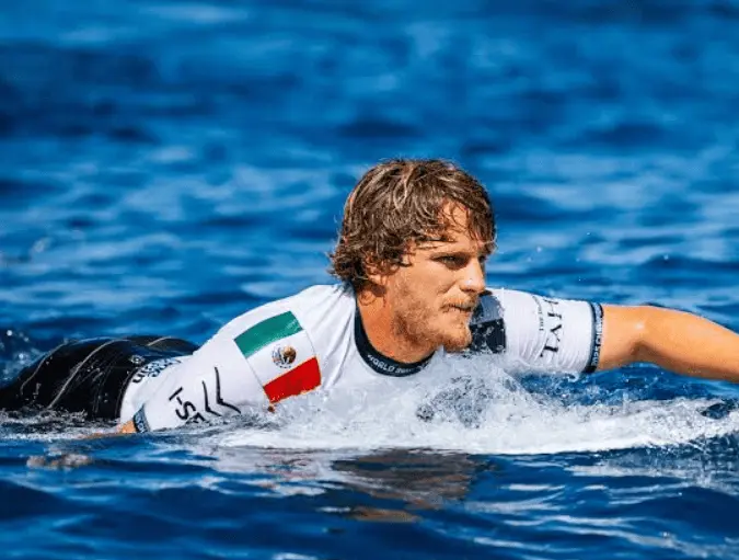 La publicación apareció luego de que medios internacionales relacionaran al deportista mexicano con una investigación por una presunta agresión sexu4l contra una adolescente australiana en Tahití, ocurrida en agosto. RRSS.