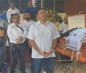 Despiden a Leví Peralta, maestro asesinado en secundaria; su familia exige justicia Despiden a Leví Peralta, maestro asesinado en secundaria; su familia exige justicia