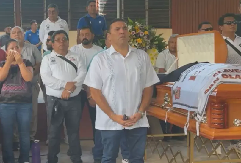Despiden a Leví Peralta, maestro asesinado en secundaria; su familia exige justicia Despiden a Leví Peralta, maestro asesinado en secundaria; su familia exige justicia