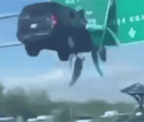Estos son los mejores memes del nuevo auto volador de Tesla