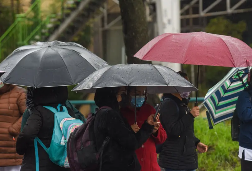 Hurac&aacute;n Trudy y frente fr&iacute;o 2 amenazan con lluvias torrenciales y oleaje elevado hoy 16 de octubre.