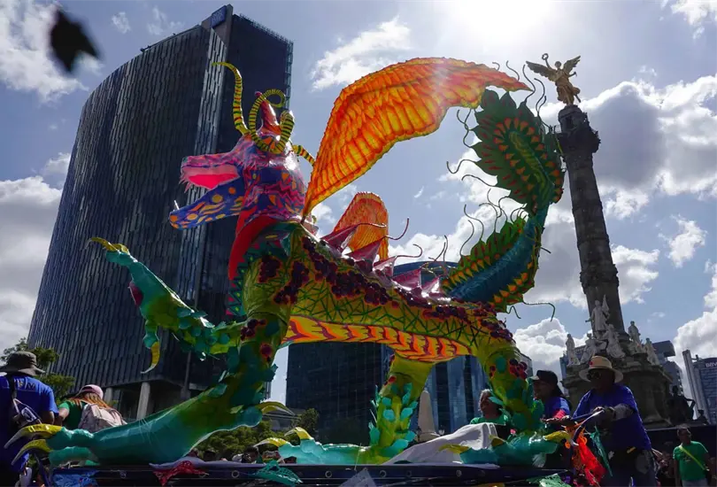 El recorrido comenzará en el Zócalo de la Ciudad de México y continuará por calles y avenidas del Centro Histórico hasta dirigirse a Paseo de la Reforma. El recorrido comenzará en el Zócalo de la Ciudad de México y continuará por calles y avenidas del Centro Histórico hasta dirigirse a Paseo de la Reforma.