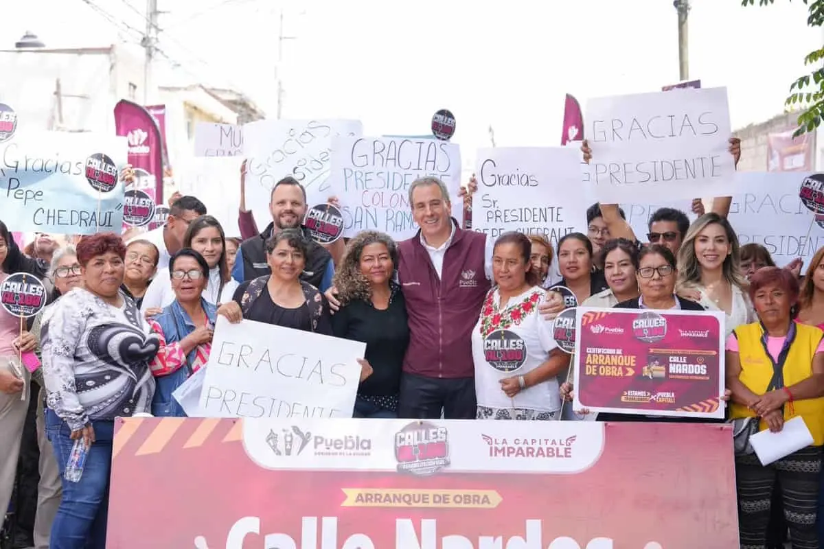 Trabajos viales en la calle Nardos de Puebla: superficie de intervención y equipamiento. Gobierno de la Ciudad.
