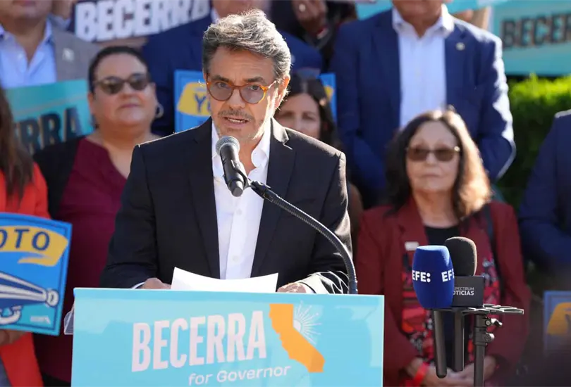 Eugenio Derbez denuncia intimidaci&oacute;n contra latinos en EE.UU. para frenar su voto: "Juntos somos poderosos"
