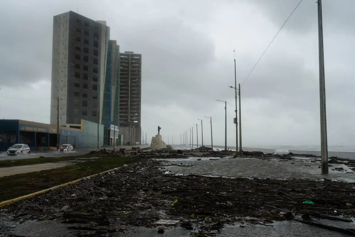 Cuatro mujeres murieron tras el colapso de una barda en Coatzacoalcos: esto se sabe. Cuartoscuro.