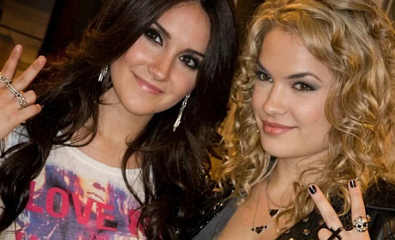  Dulce María y Lua Blanco 