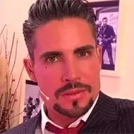 Así era Adrián Cue, de Enamorándonos, antes de sus retoques estéticos Así era Adrián Cue, de Enamorándonos, antes de sus retoques estéticos