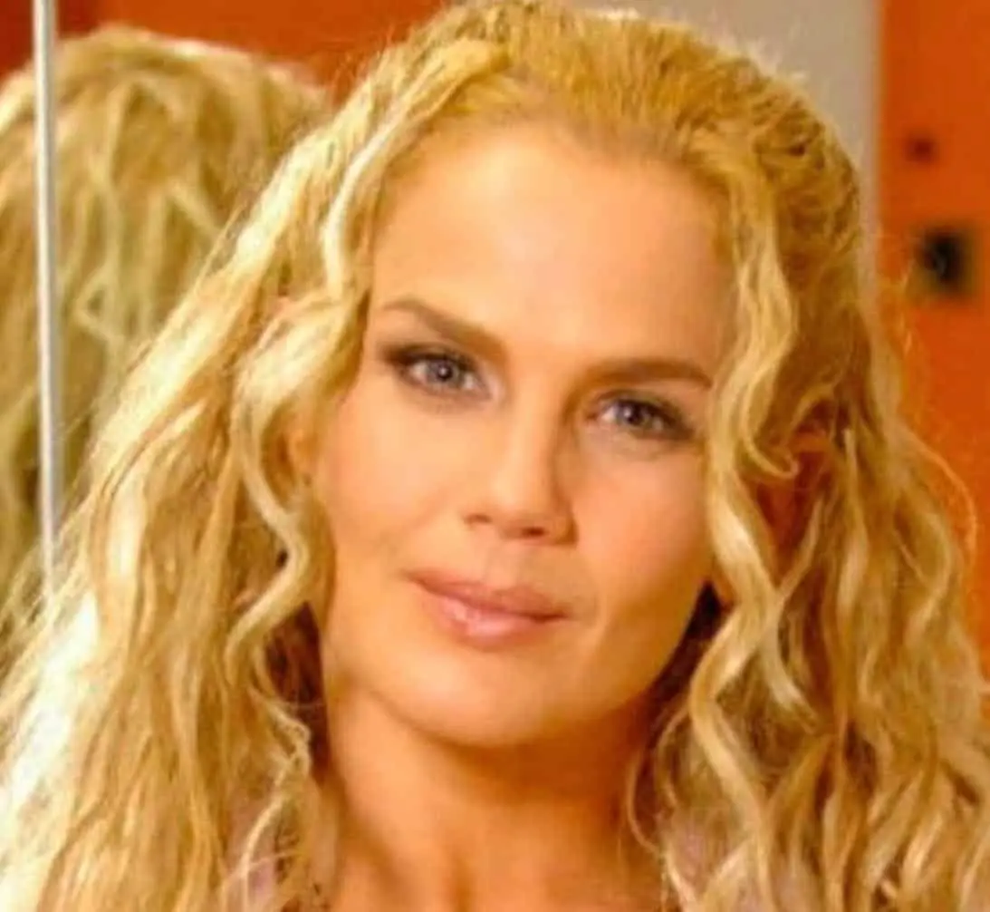 Uno de los personajes que contribuyó a consolidar su popularidad fue Karicia de Cisneros, una bailarina que interpretó en la telenovela 'Salomé', protagonizada por Edith González y Guy Ecker.<br> Uno de los personajes que contribuyó a consolidar su popularidad fue Karicia de Cisneros, una bailarina que interpretó en la telenovela 'Salomé', protagonizada por Edith González y Guy Ecker.<br>