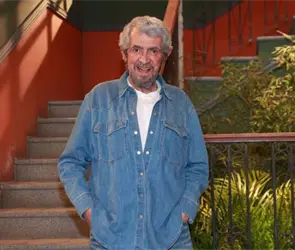 Hospitalizan de emergencia a Manuel "Flaco" Ib&aacute;&ntilde;ez: &iquest;cu&aacute;l es su estado de salud? 