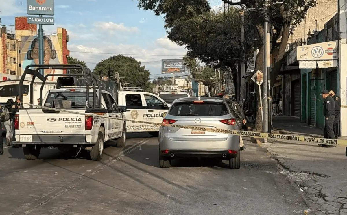  Tras la balacera en Ermita-Iztapalapa, dos jóvenes de 22 años fueron detenidos en Iztacalco; autoridades investigan el móvil del ataque. 