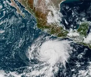 Hurac&aacute;n Vance podr&iacute;a intensificarse a categor&iacute;a 3: estos estados esperan lluvias fuertes