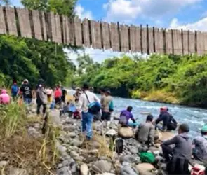 Tres trabajadores de Citrofrut caen a río tras colapso de puente Tres trabajadores de Citrofrut caen a río tras colapso de puente