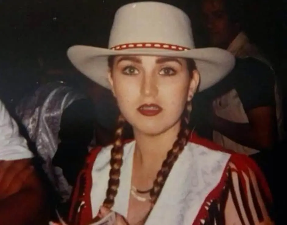Con Grupo Límite, la cantante participó en la grabación de varios álbumes y en presentaciones que ampliaron el alcance de la banda.