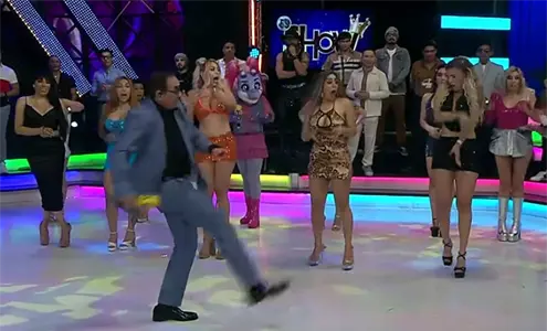 Ya ven lo que acaban de provocar: Chavana patea dron y le cae en la cara a una modelo