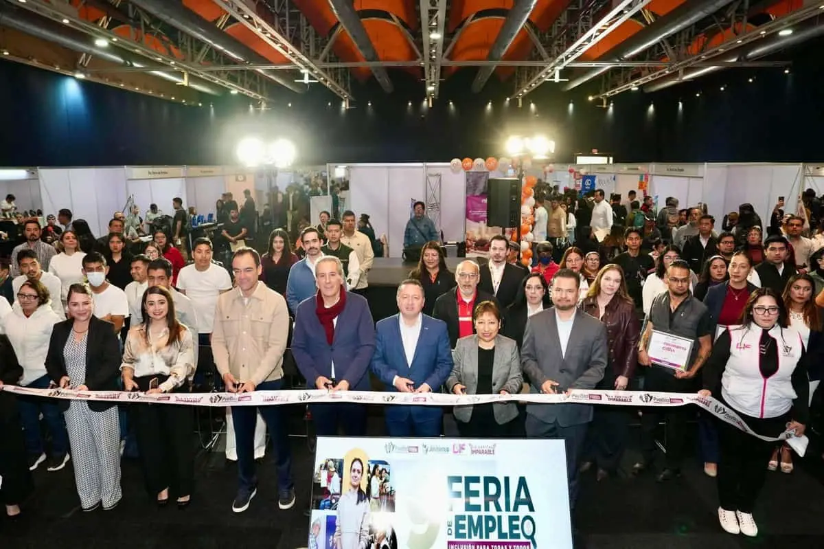Durante la apertura, el alcalde señaló que la coordinación entre el gobierno y la iniciativa privada es importante para ampliar las alternativas laborales y contribuir a la actividad económica de Puebla. RRSS.