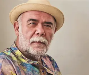No pod&iacute;a caminar: se desploma elevador donde iba Jes&uacute;s Ochoa; lo hospitalizan de emergencia