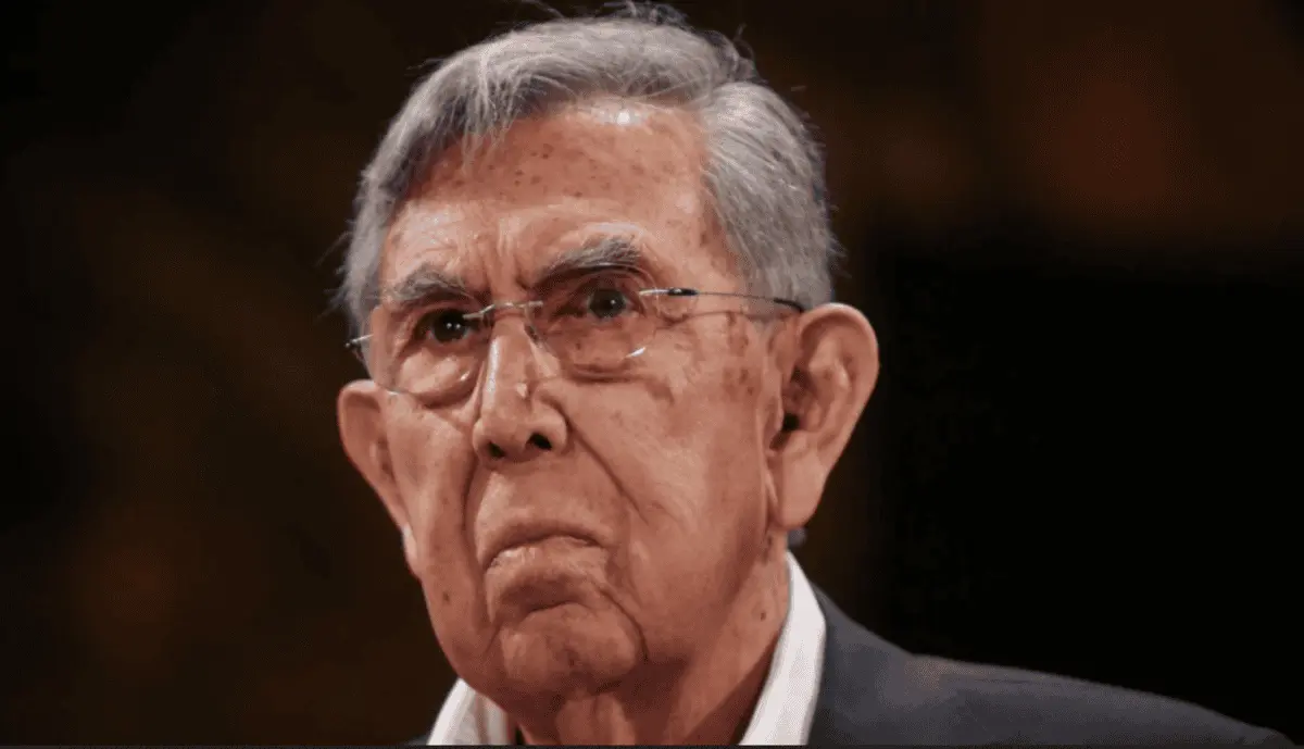  Cuauhtémoc Cárdenas fue tres veces candidato presidencial, gobernador de Michoacán y fundador del PRD.
 