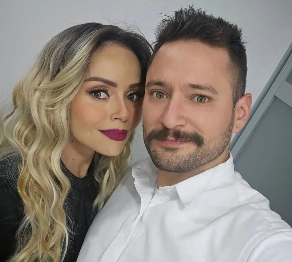 En 2017 vivió un momento importante en su vida sentimental cuando su pareja, Luis Eduardo Chávez Zúñiga, le propuso matrimonio durante un concierto en el Teatro Metropólitan. En 2017 vivió un momento importante en su vida sentimental cuando su pareja, Luis Eduardo Chávez Zúñiga, le propuso matrimonio durante un concierto en el Teatro Metropólitan.